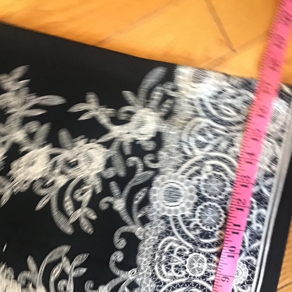 Skirt - Picture 2 of 9